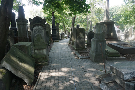 The cemetery is an important part of Jewish Warsaw