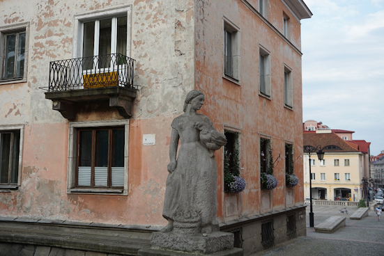 Mariensztat was erected as one of the first areas during Communism in Warsaw