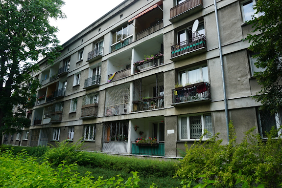 All flats are equipped with a balcony