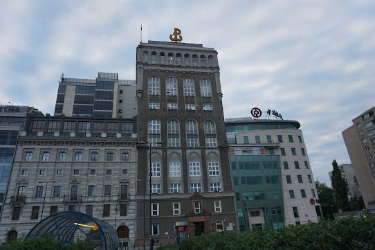 Take the Metro in Warsaw to get to the centre