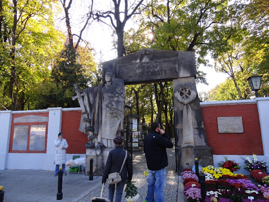 Churches in Warsaw in connection with the cemeteries