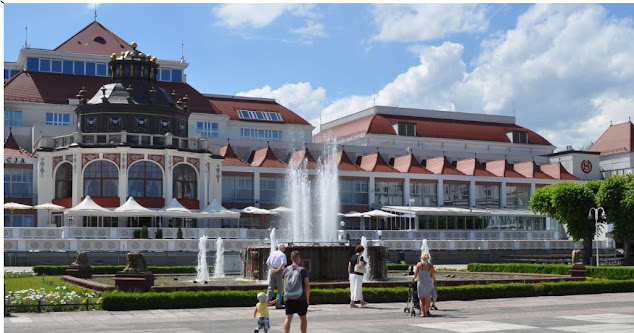 The pier is a compulsory part of a visit to Sopot