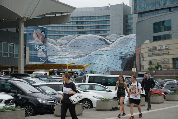 The Golden terraces is one of the major shopping centres in Warsaw after 1989