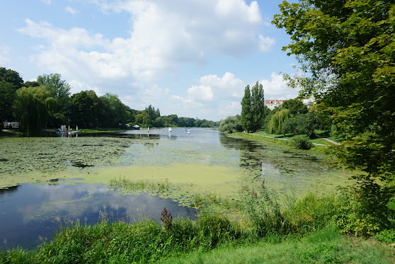 Park Skaryszewski in Warsaw 200 metres from Metro Stadion Narodowe