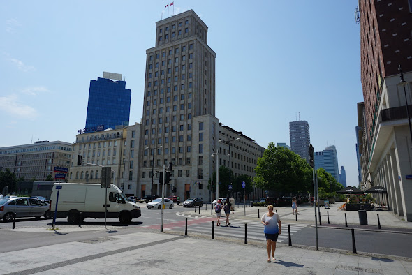 Hotel Warszawa in a functionalist pre-war building at Świętokrzyska street