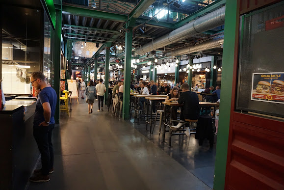 Most of the hall consist of bars and restaurants