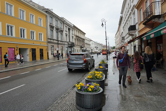 The new World is the access road to Old Town Warsaw