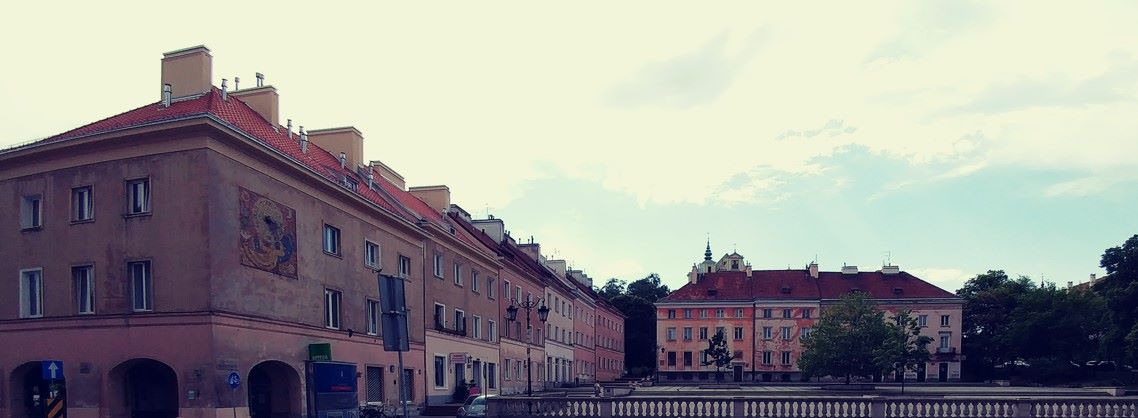 Warsaw tour guide take you to Mariensztat