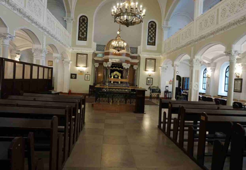 The Synagogue in the Warsaw Ghetto